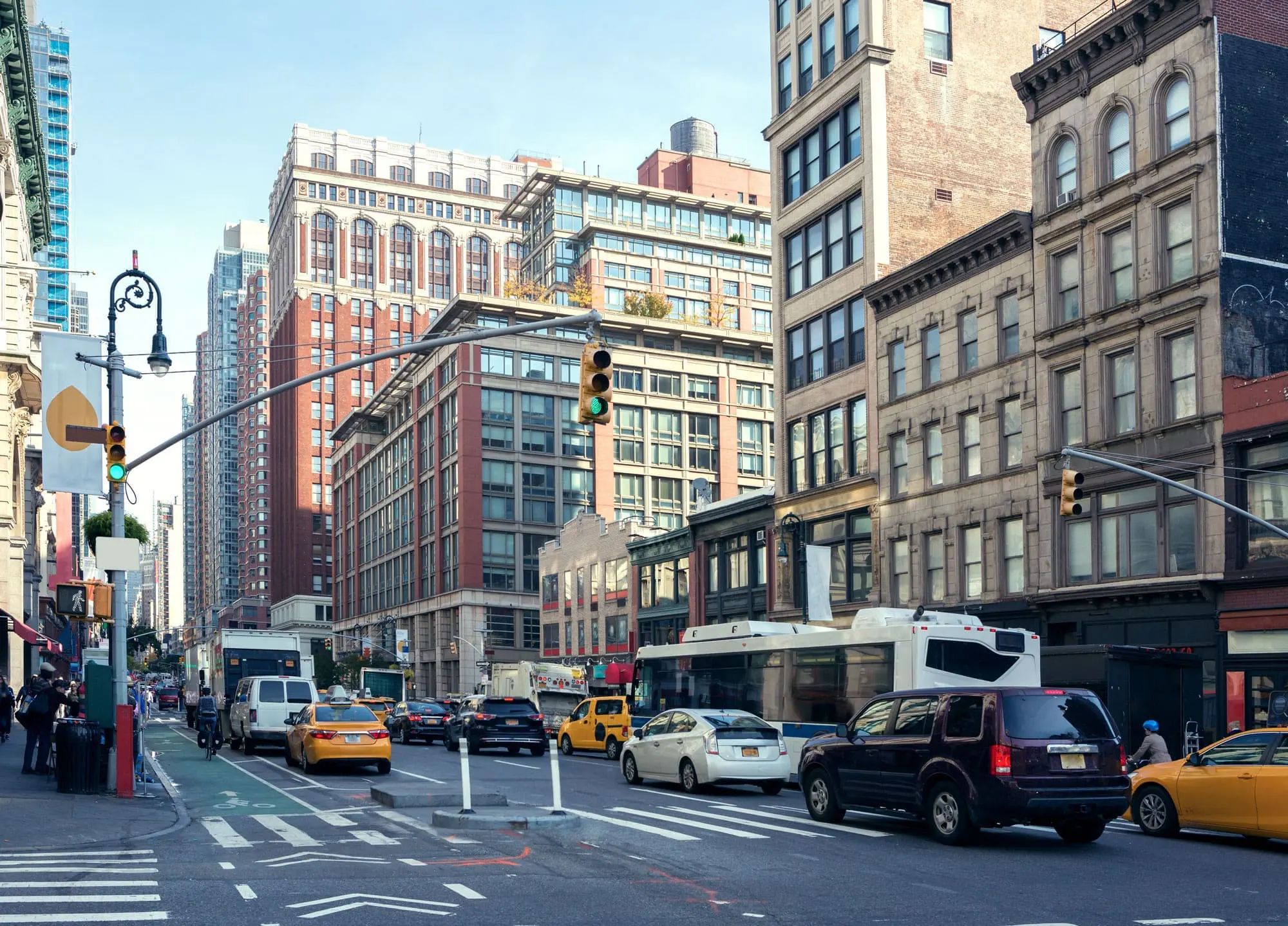 New York City street view. Housing accomodations. 